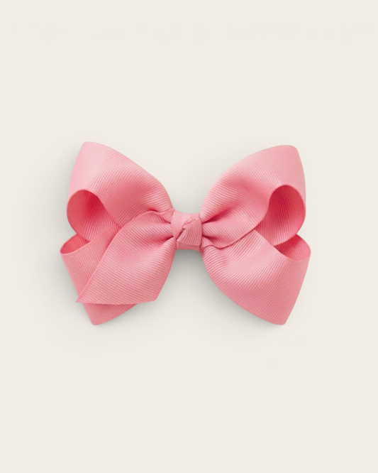 Sprall mellanstor hårrosett i rosa ripsband med en praktisk metallklämma för vardag och fest.